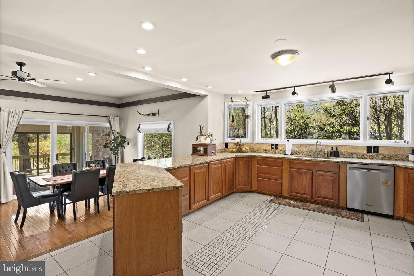111 Chesterfield Court photo 26