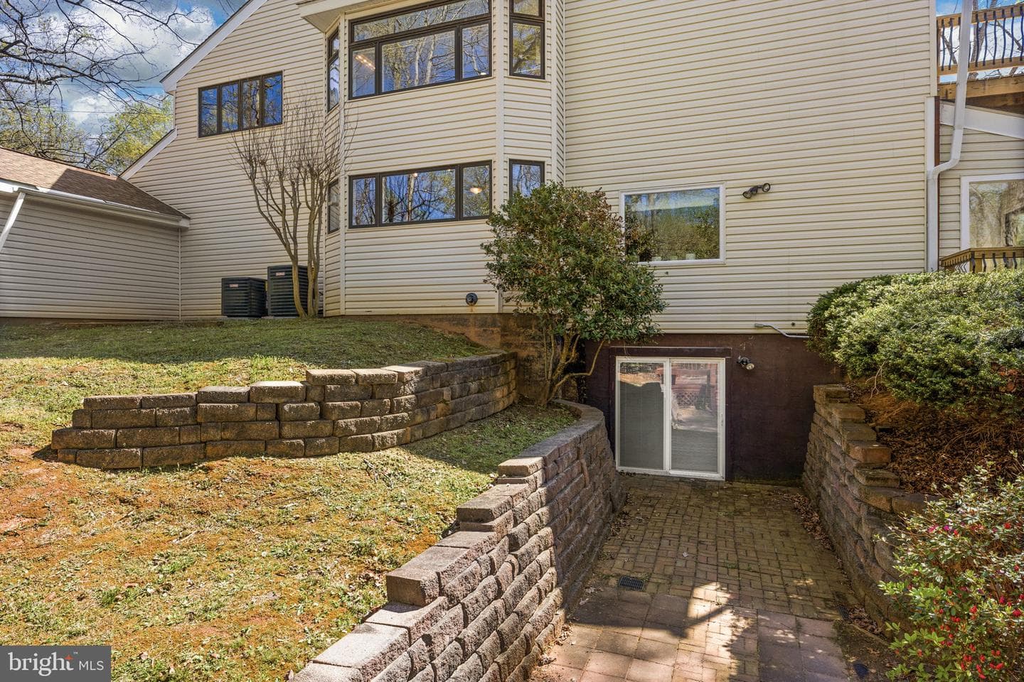111 Chesterfield Court photo 9
