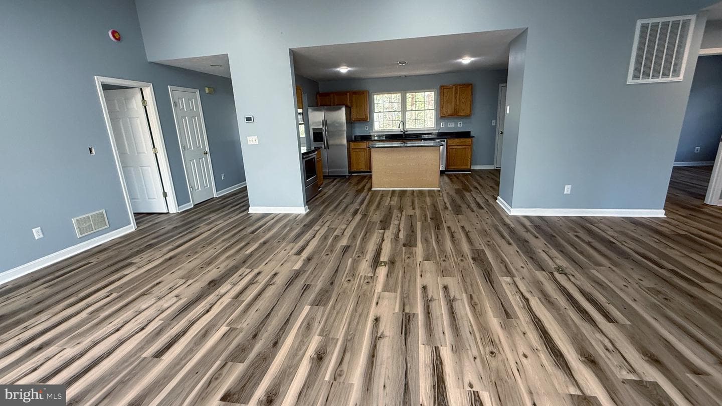 533 Mount Pleasant Drive photo 3
