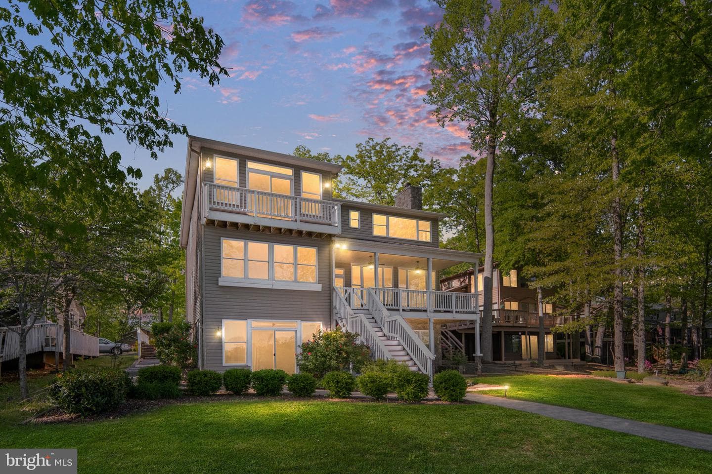 614 Cornwallis Avenue photo 88