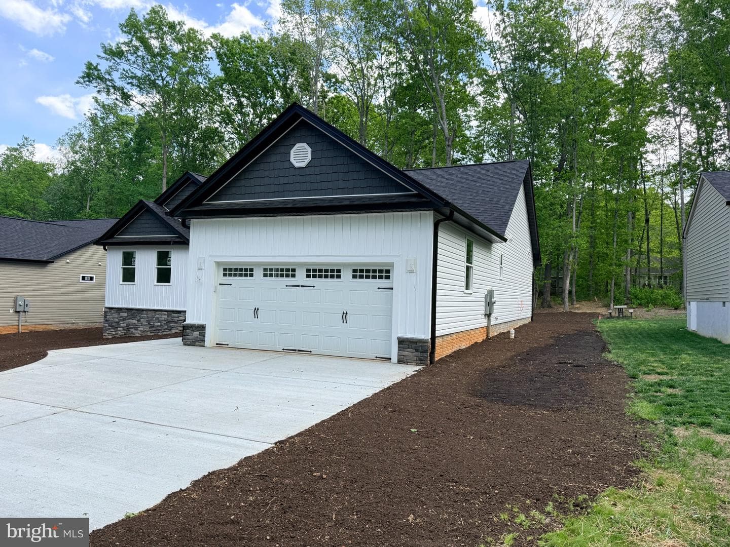 1233 Lakeview Parkway photo 9