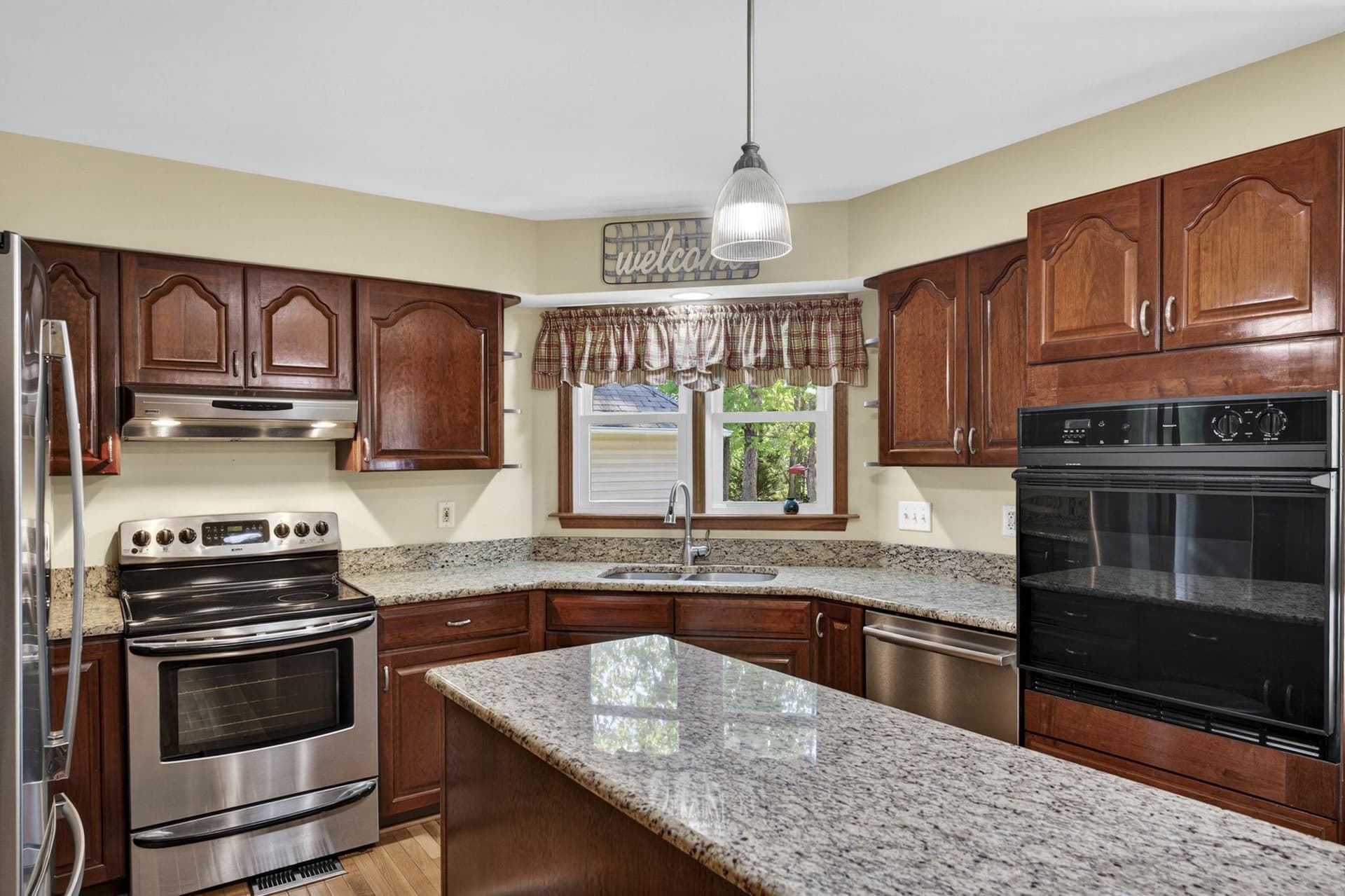 111 Patrick Henry Court photo 19