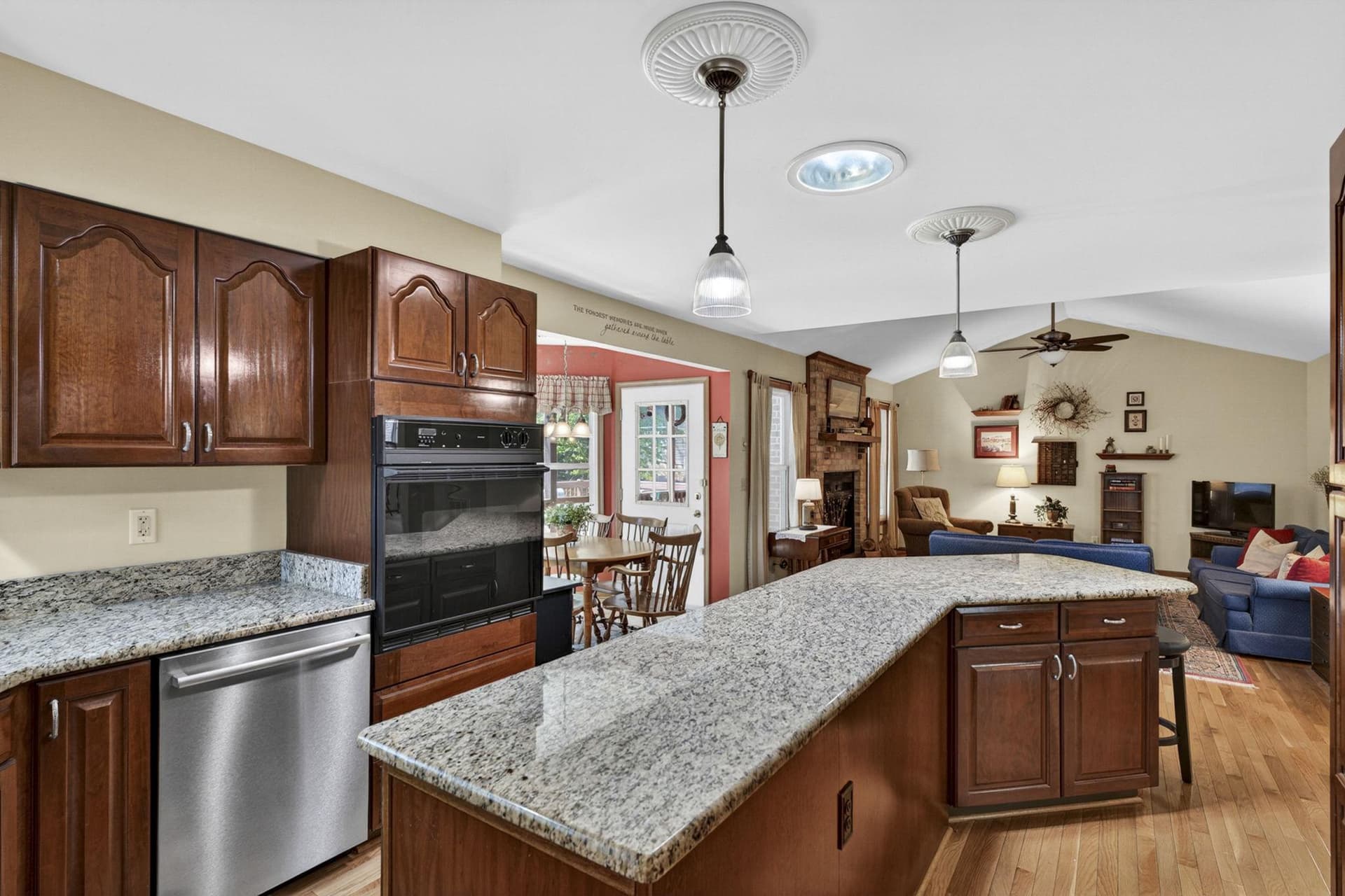 111 Patrick Henry Court photo 20