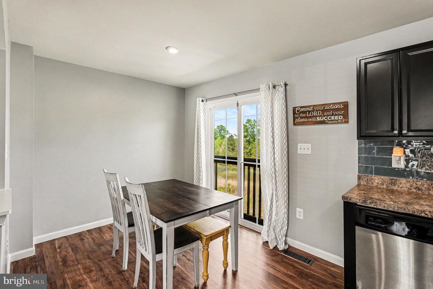 35202 Sara Court photo 5