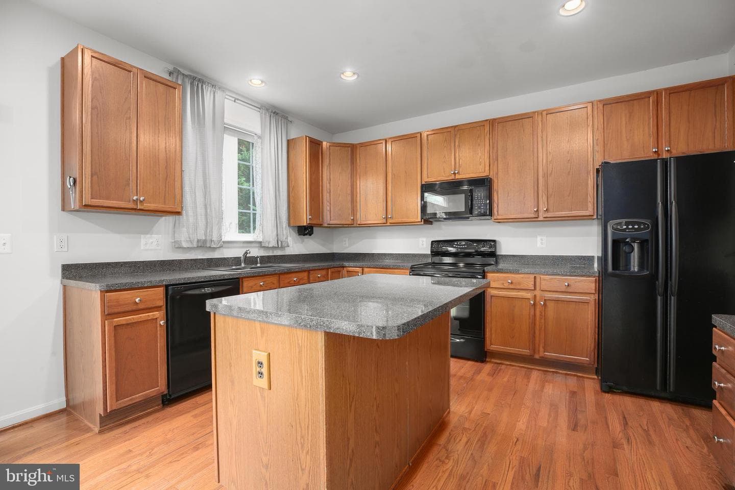 269 Parker Place photo 10
