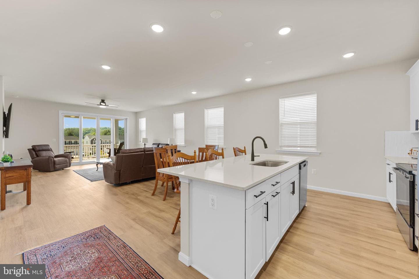 614 Clover Ln photo 11