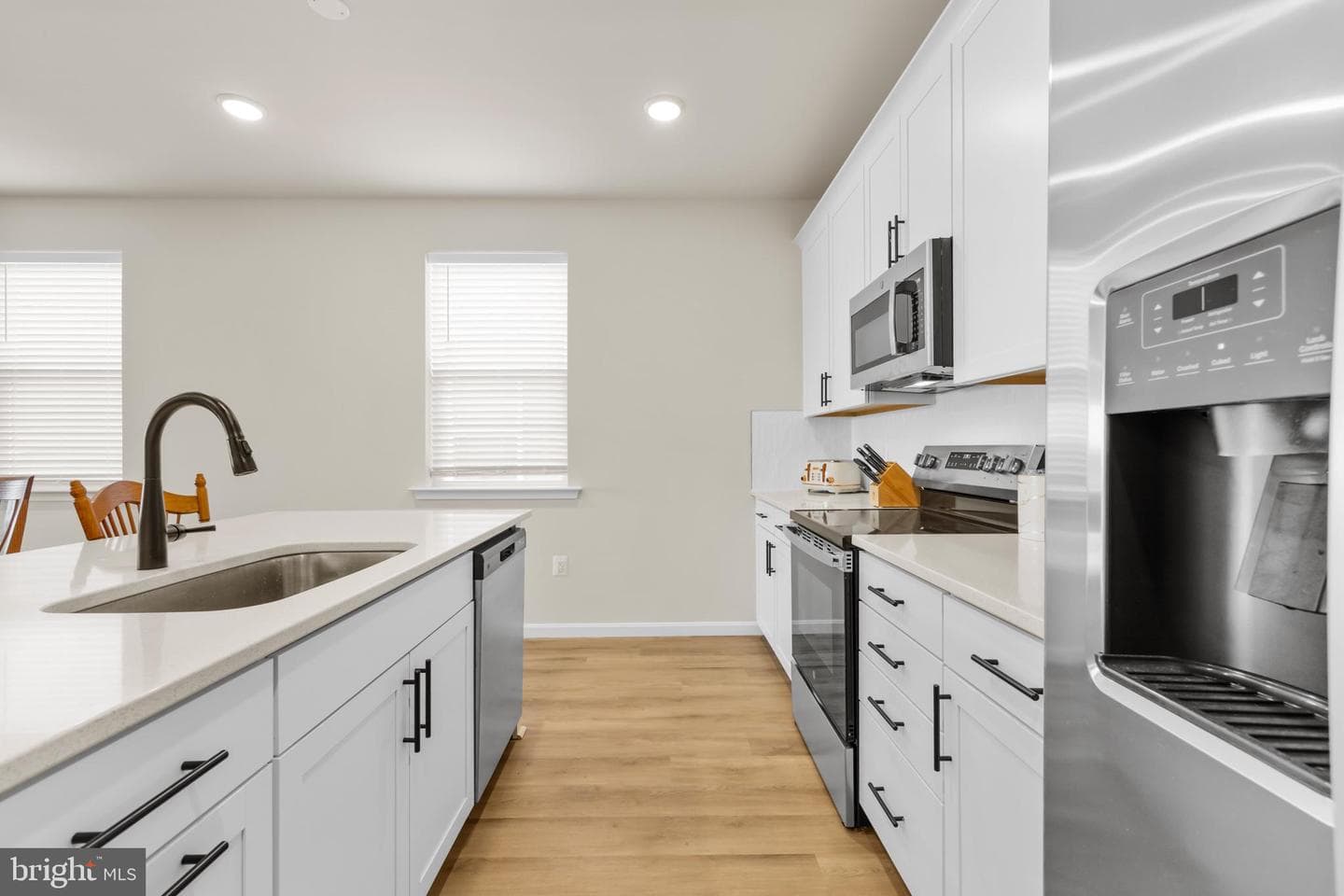 614 Clover Ln photo 12