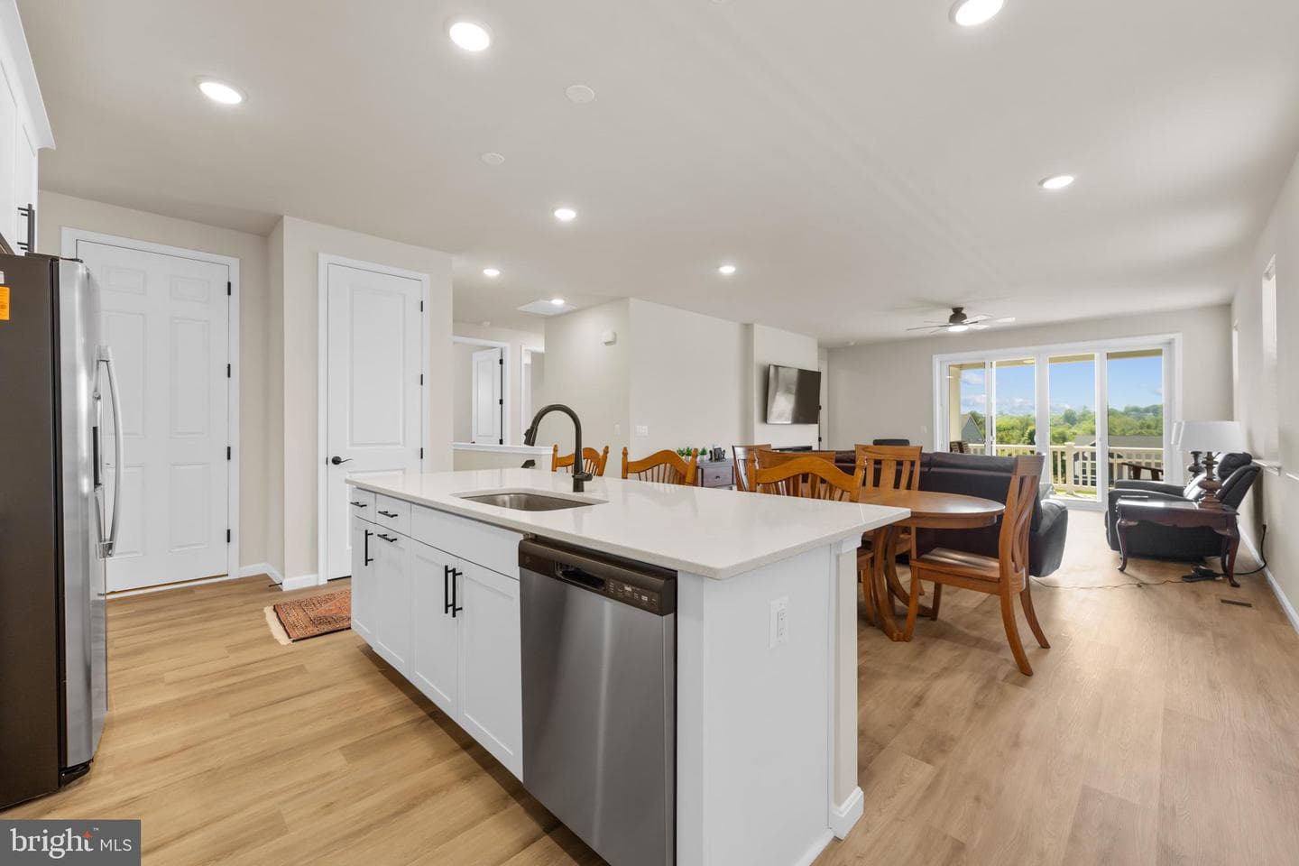 614 Clover Ln photo 14
