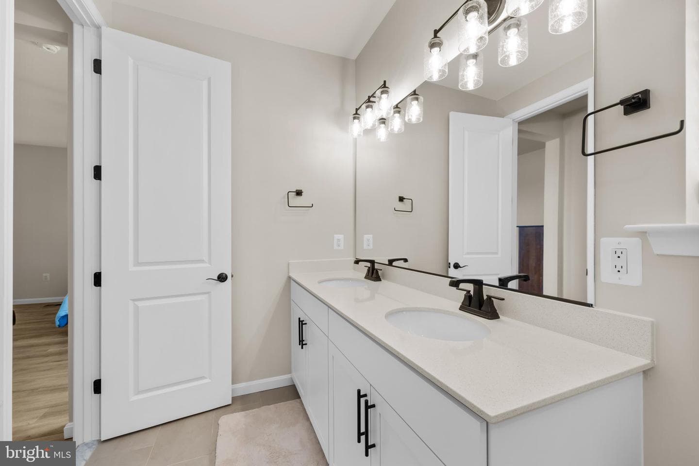 614 Clover Ln photo 24