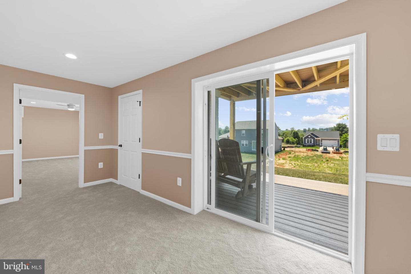 614 Clover Ln photo 36