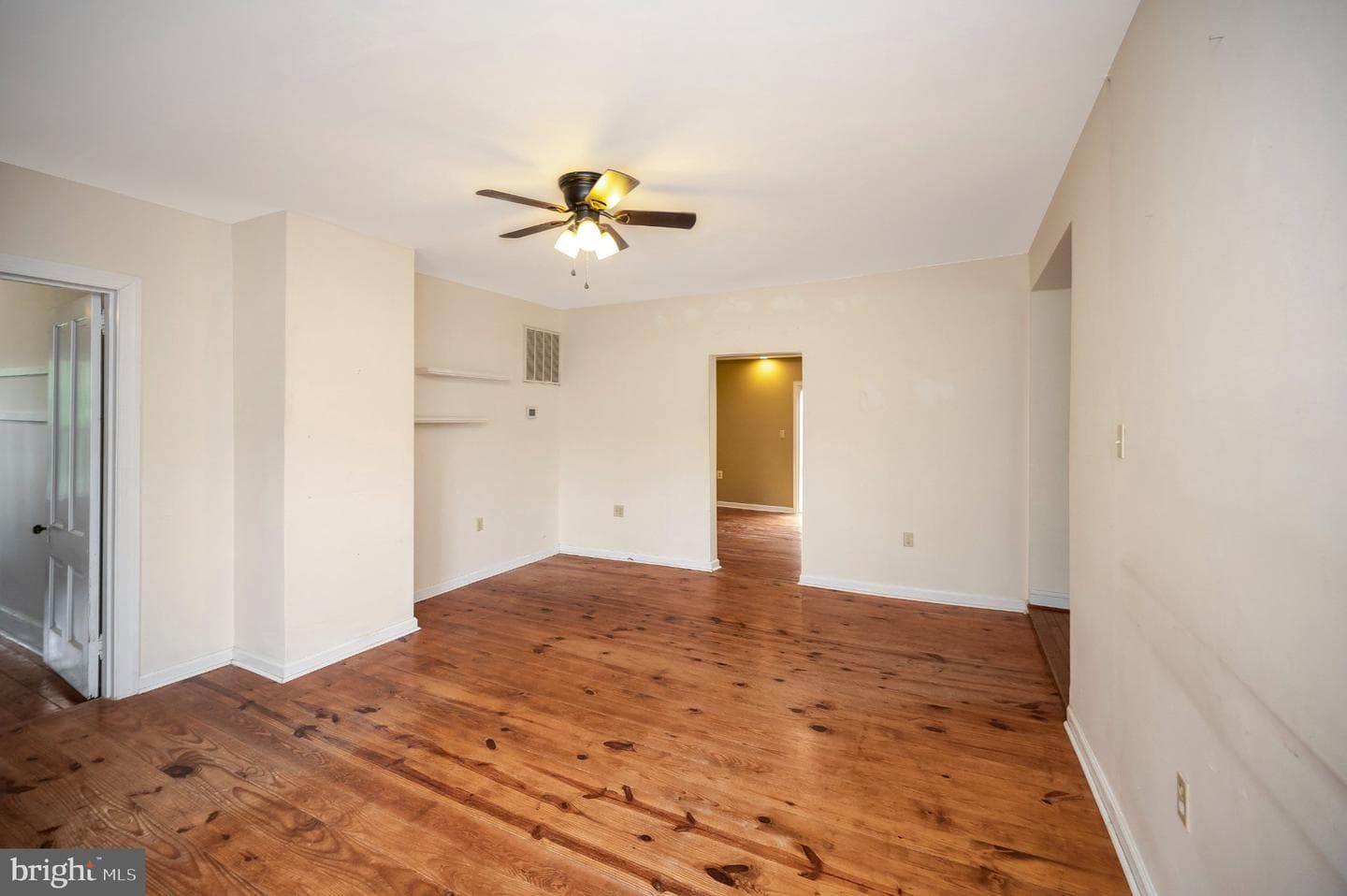 23202 Village Road photo 18