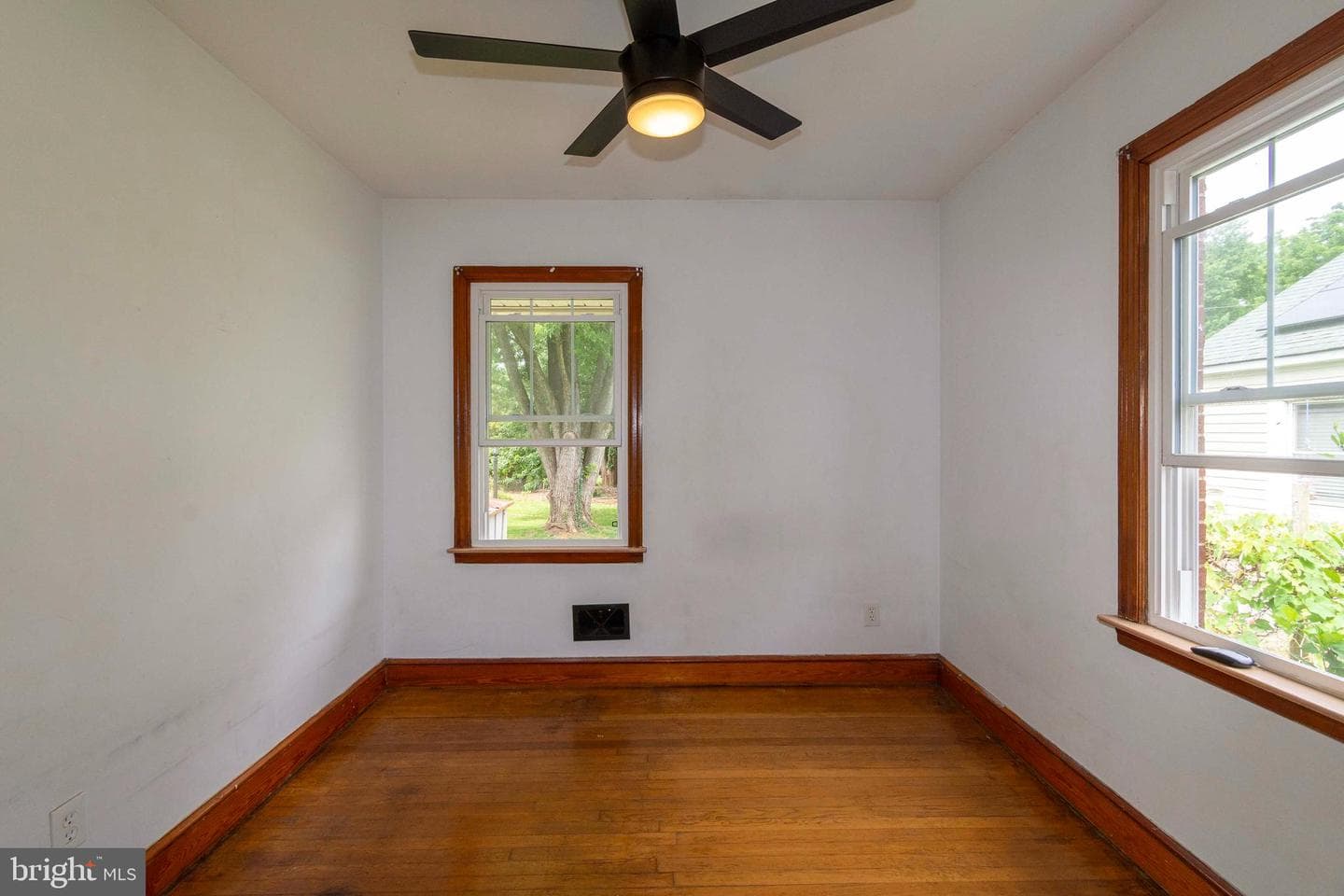 204 N Madison St photo 22