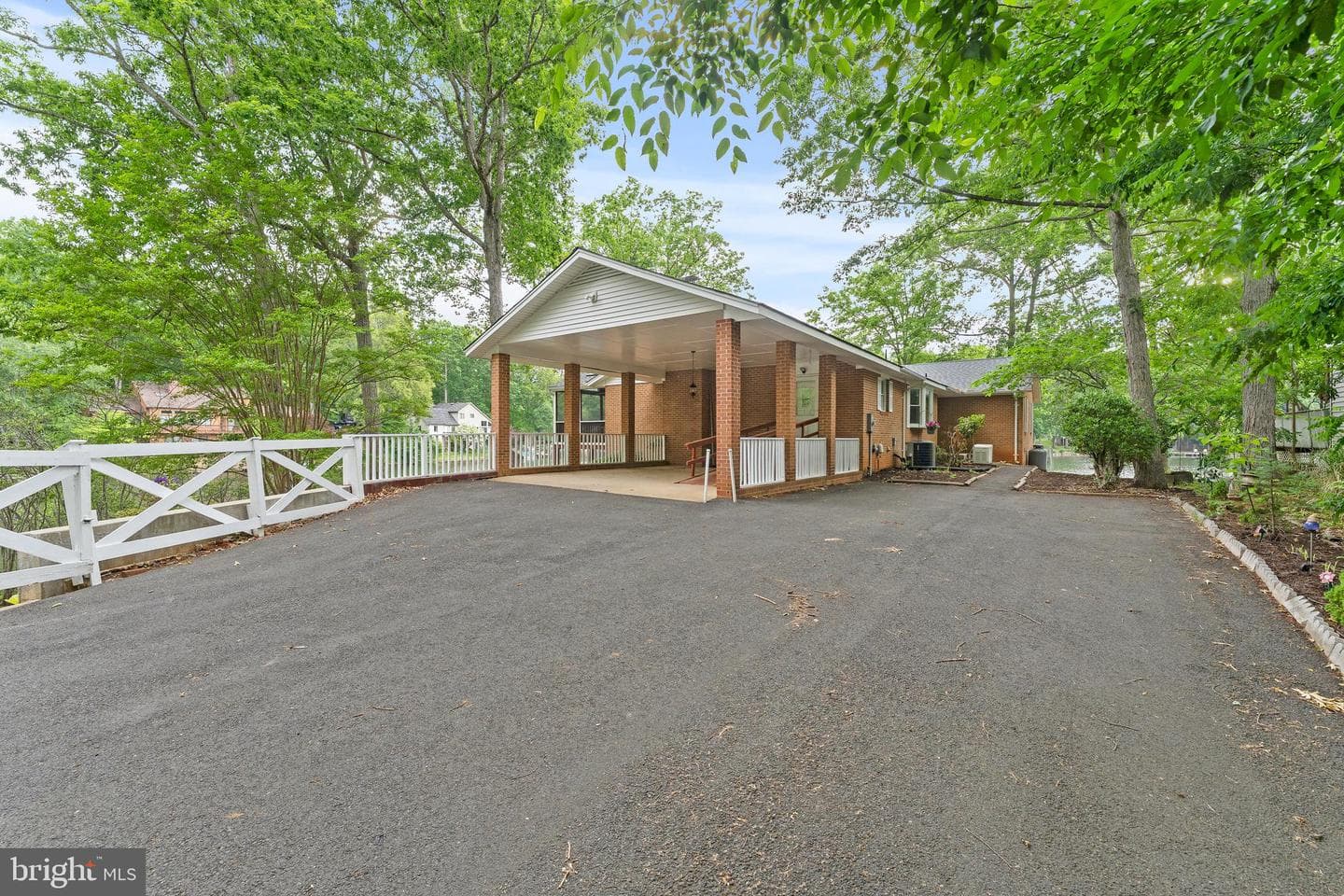 216 Wilderness Ln photo 4