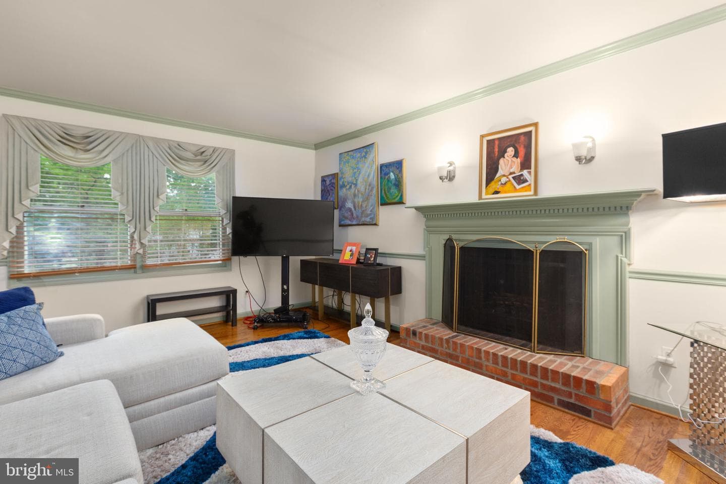 102 Eagle Court photo 3