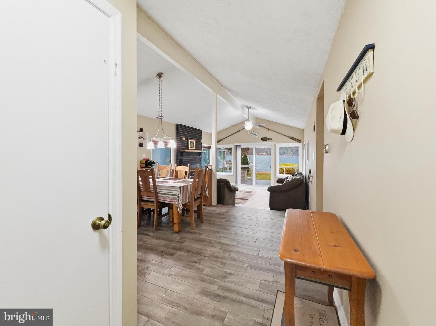 1353 Lakeview Parkway photo 6