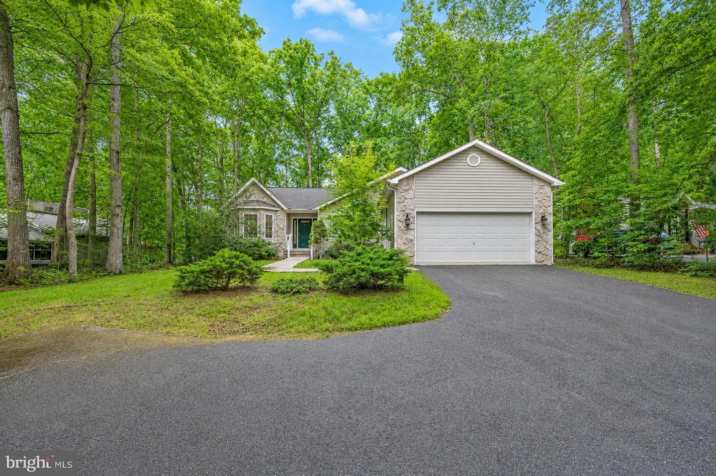 103 Tall Pines Avenue photo 4