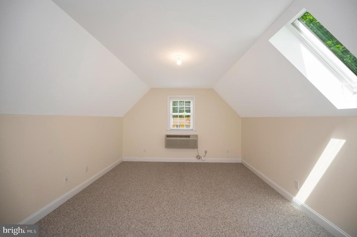 106 Cloverhill Court photo 28