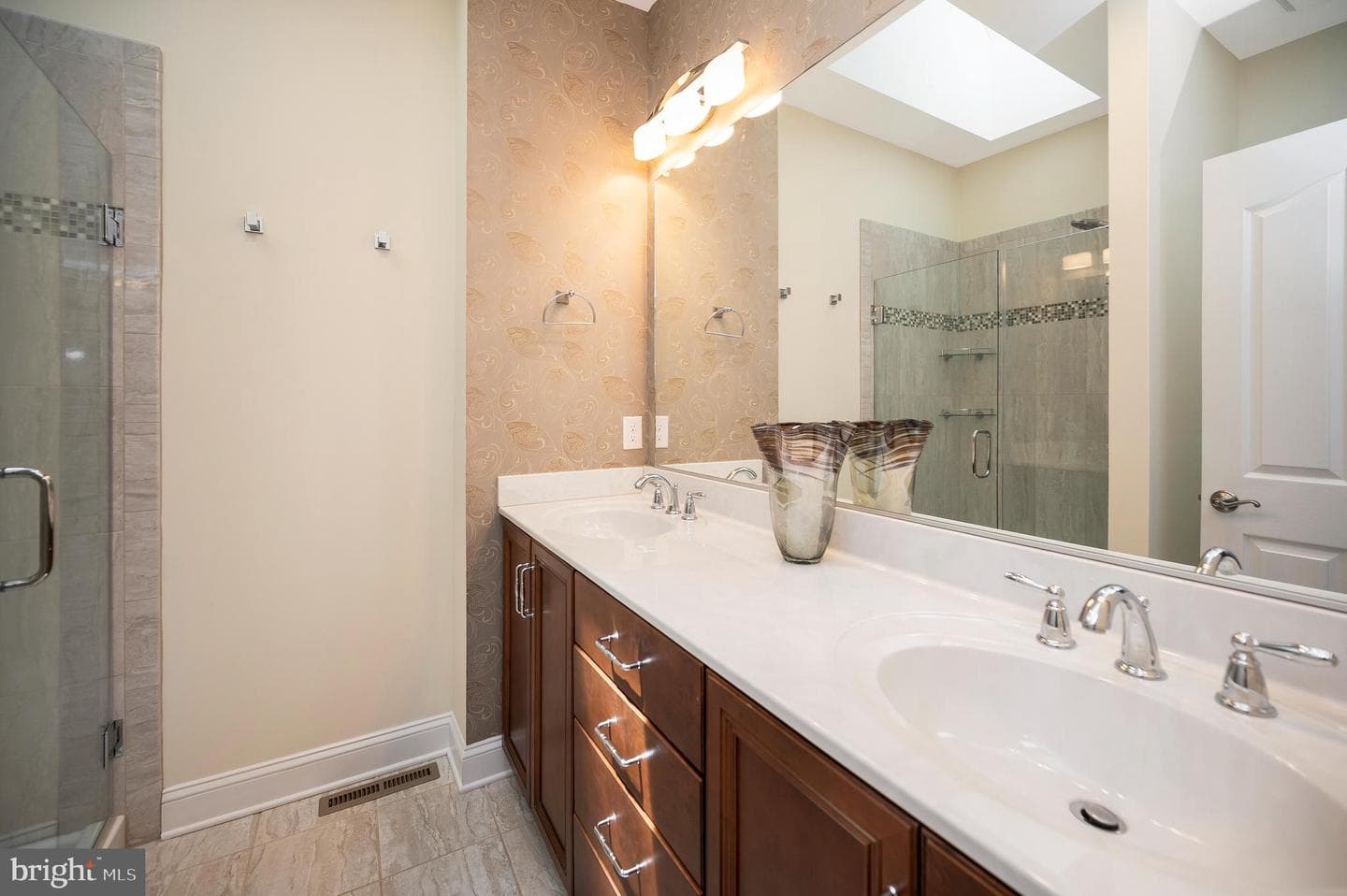 106 Cloverhill Court photo 31