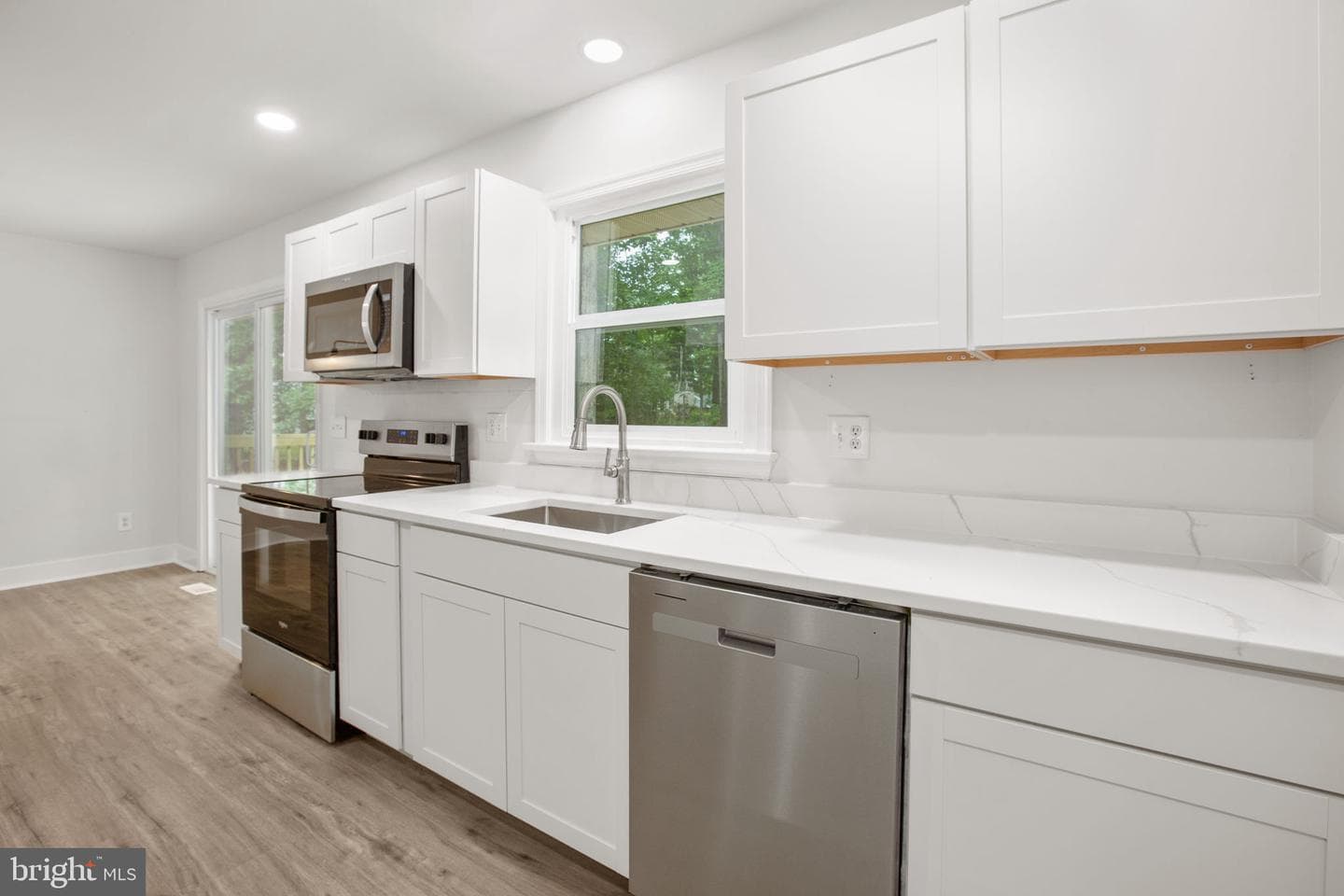 1105 Lakeview Parkway photo 11