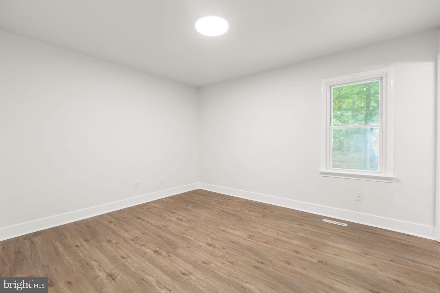 1105 Lakeview Parkway photo 17