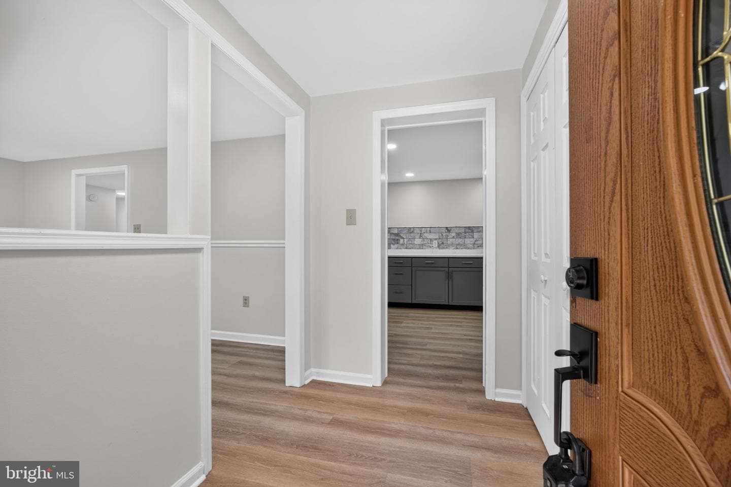 808 Mt Pleasant Drive photo 3