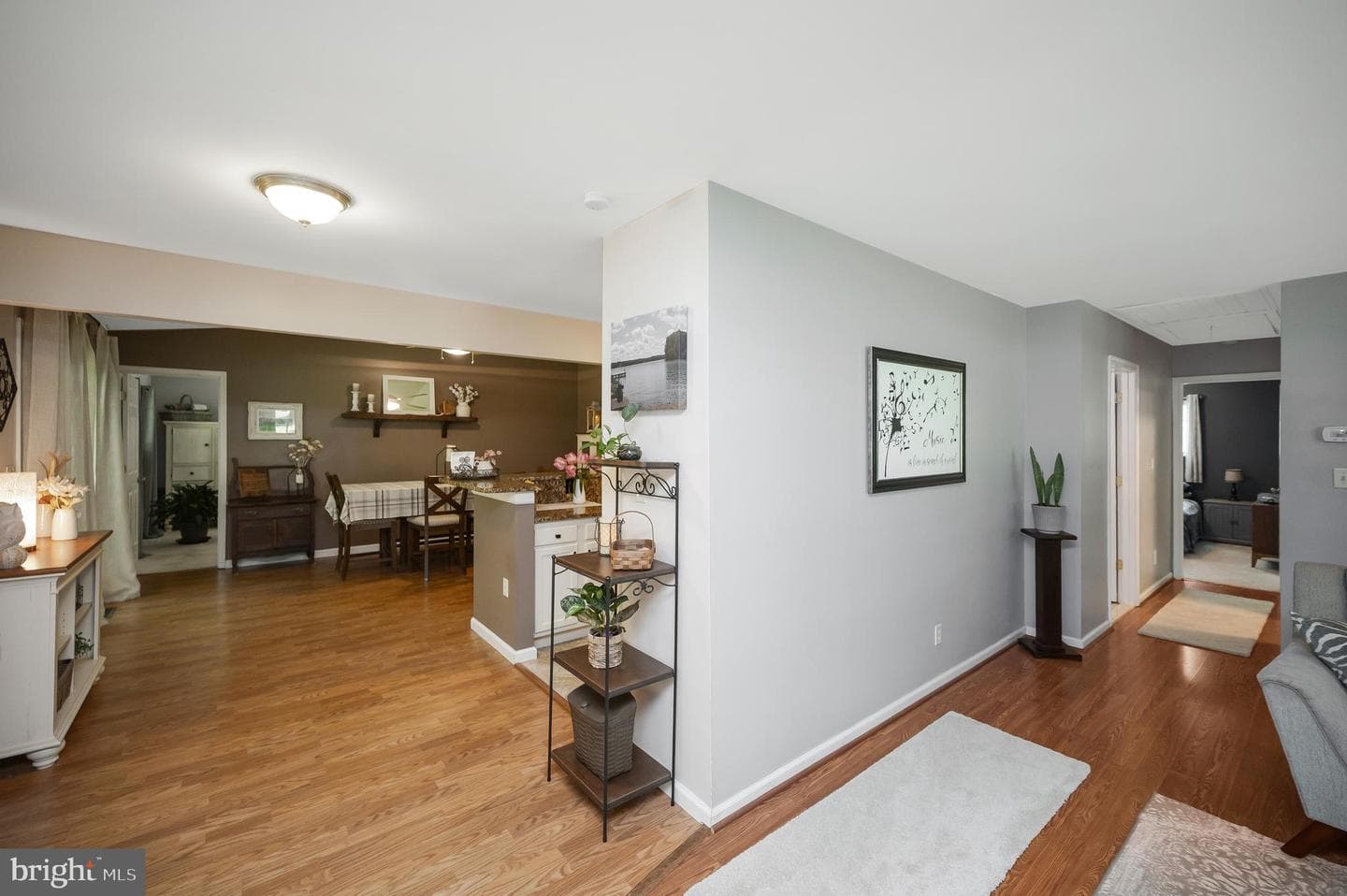 408 Birchside Circle photo 19