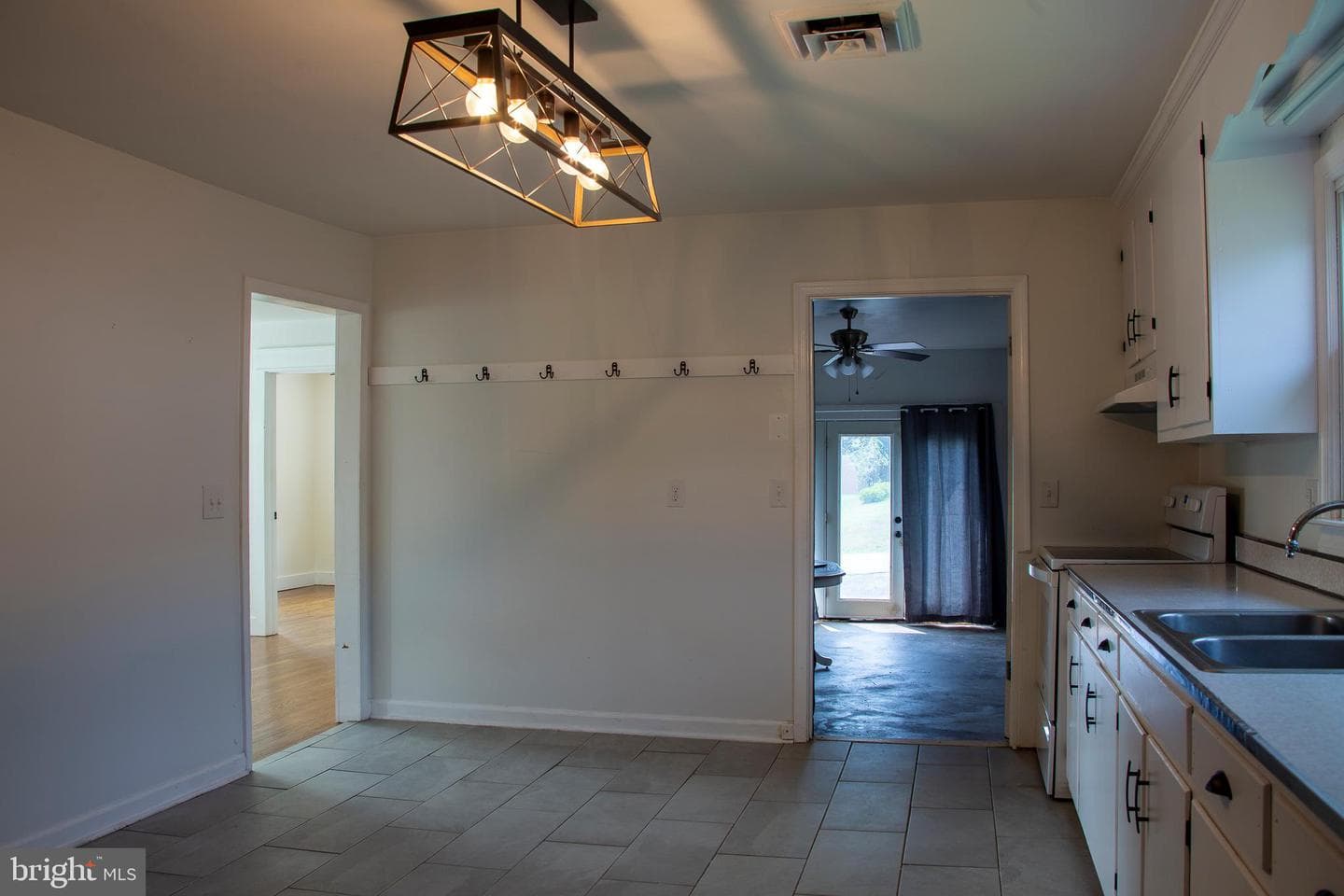 511 Cadmus Dr Drive photo 22