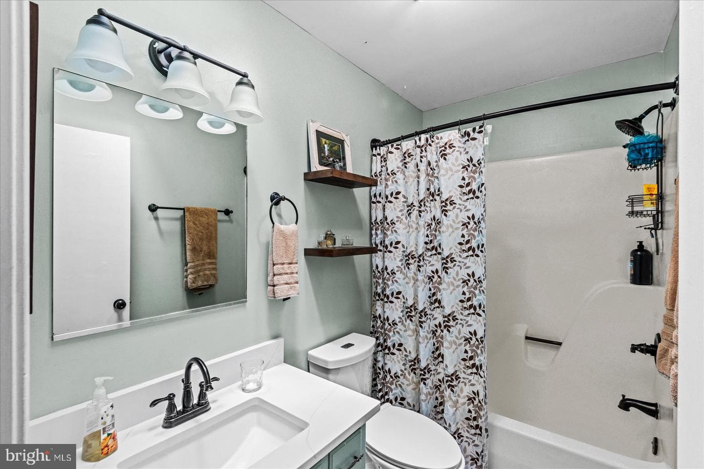 137 Eagle Court photo 28