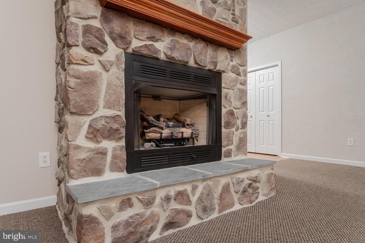 987 Riverside Drive photo 16