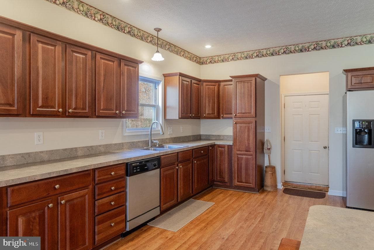 987 Riverside Drive photo 22