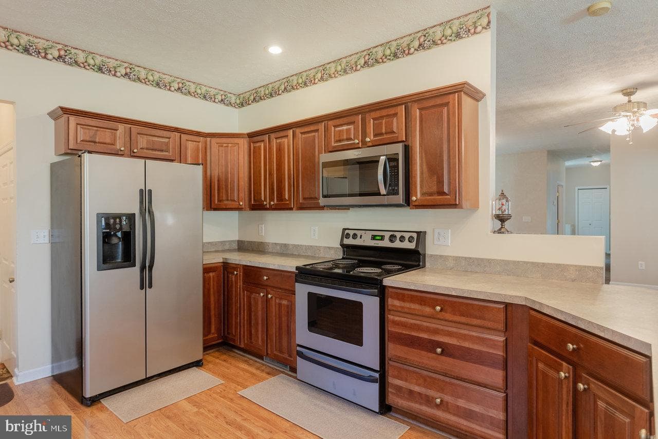 987 Riverside Drive photo 24