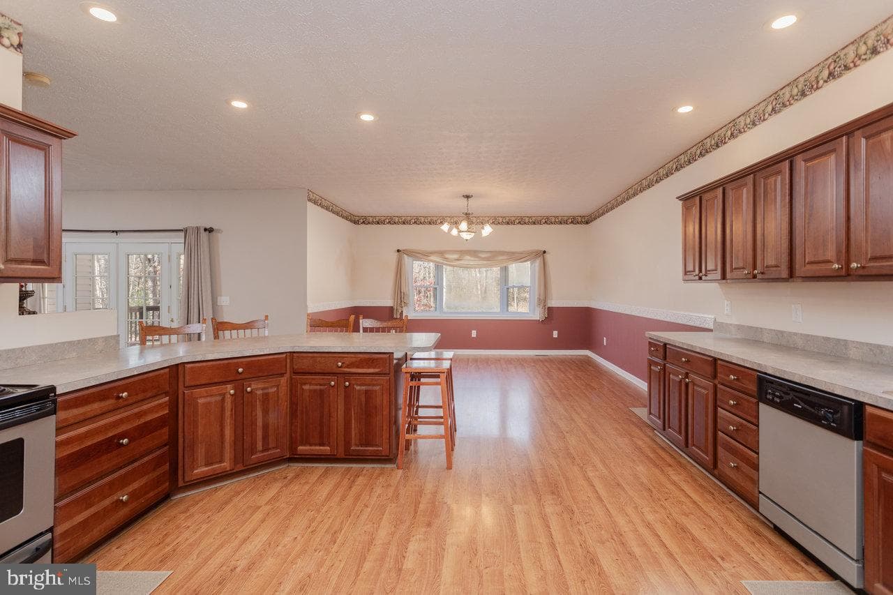 987 Riverside Drive photo 27