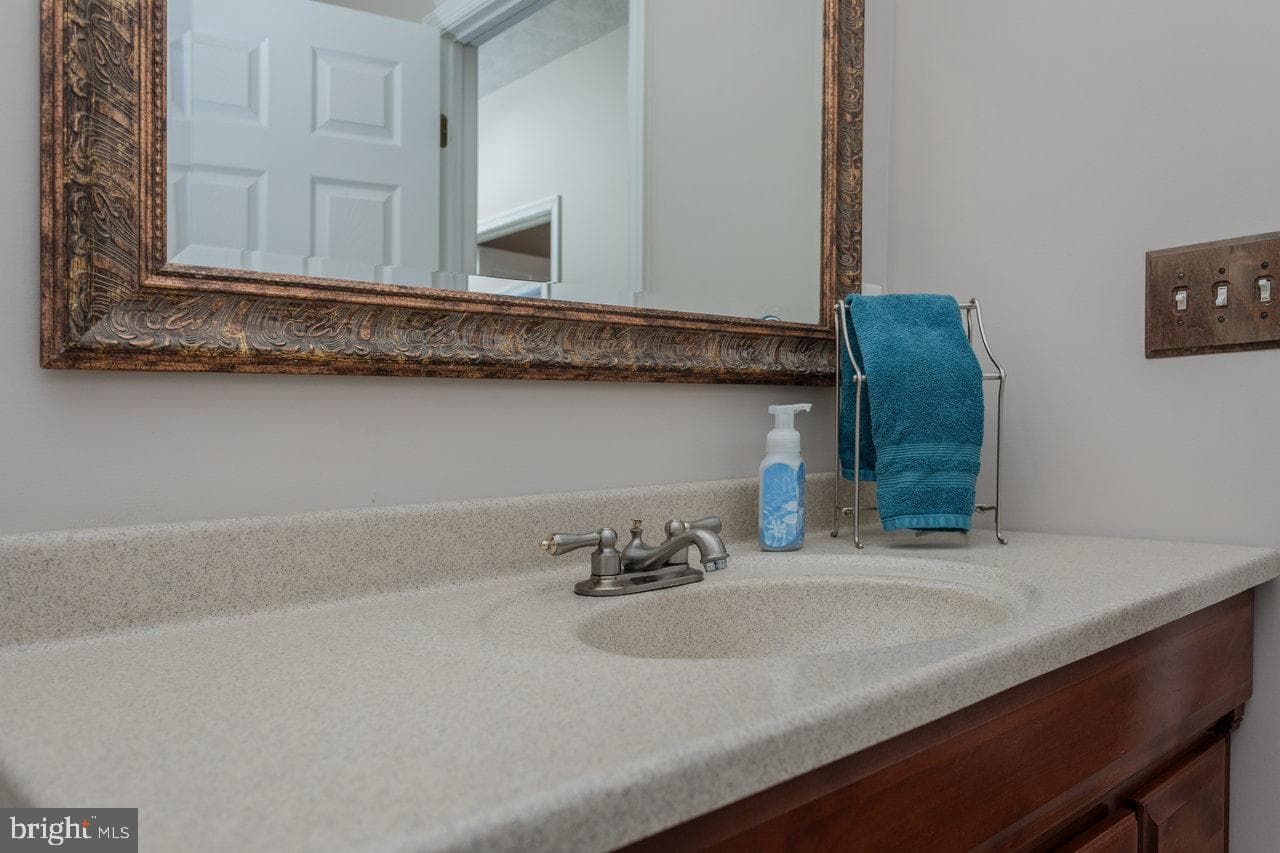 987 Riverside Drive photo 31
