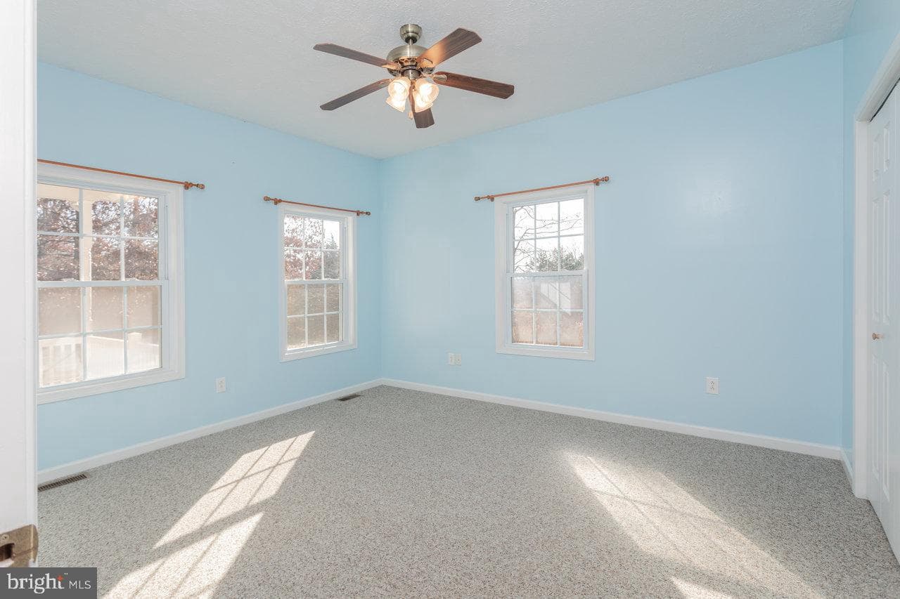 987 Riverside Drive photo 42