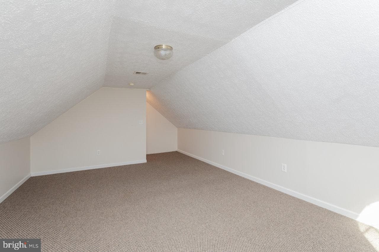 987 Riverside Drive photo 48