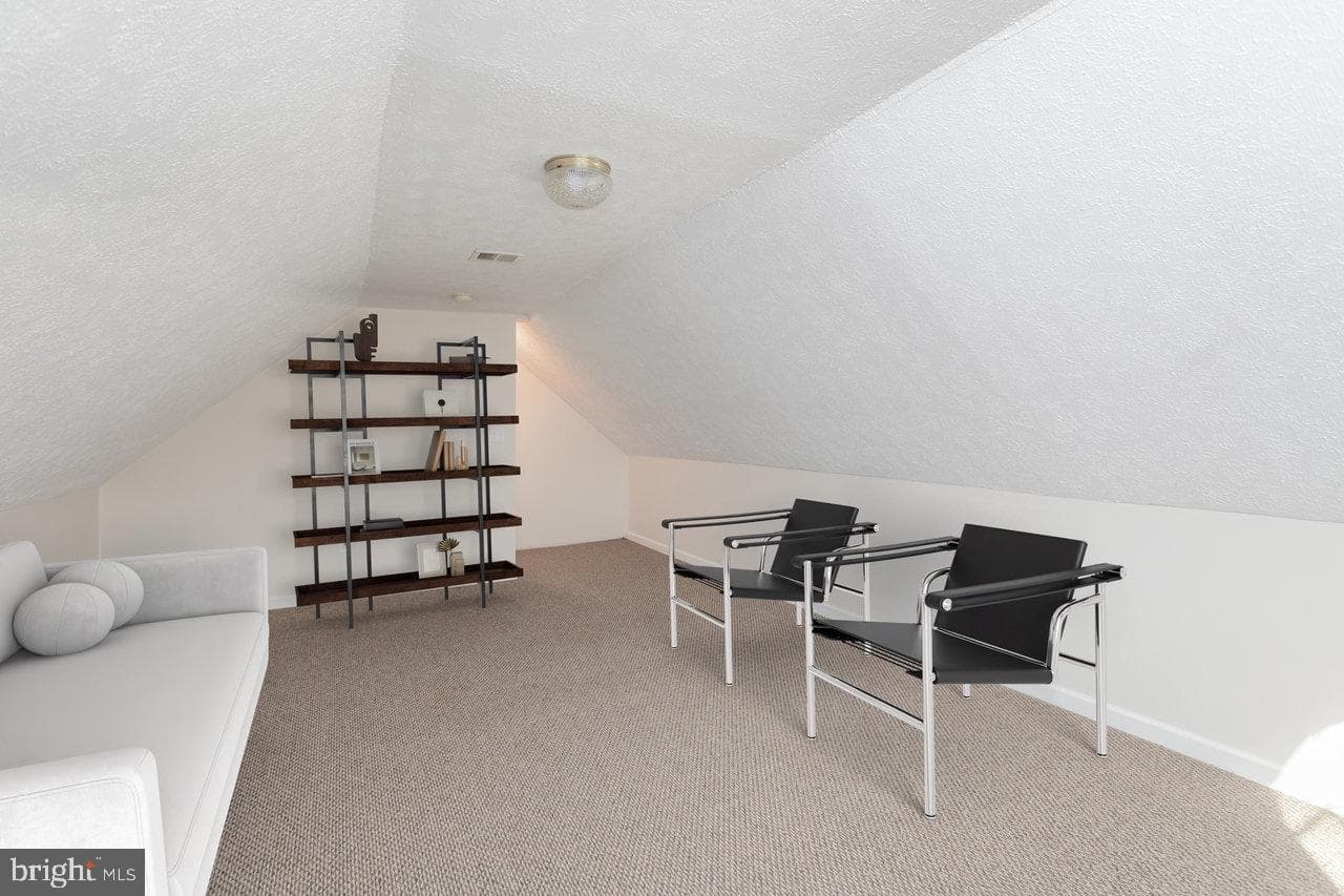 987 Riverside Drive photo 49