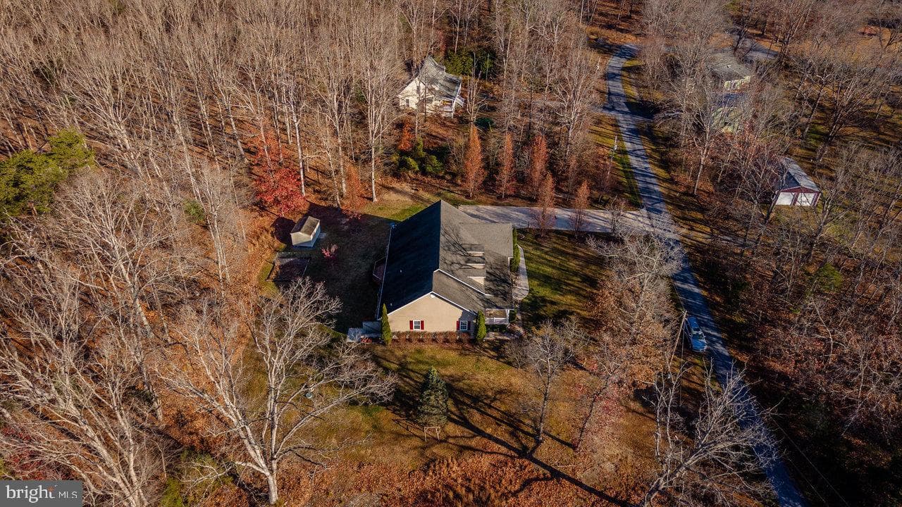987 Riverside Drive photo 59