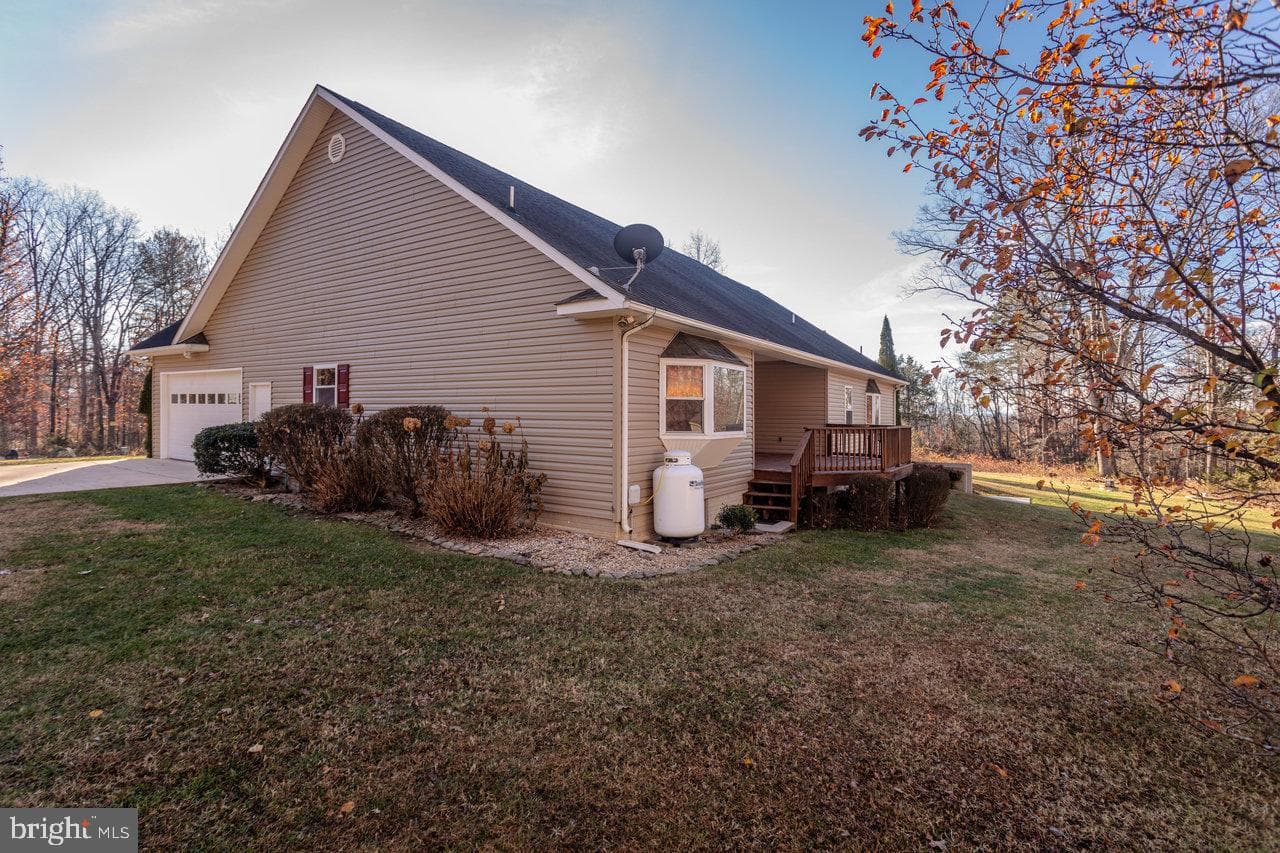 987 Riverside Drive photo 68