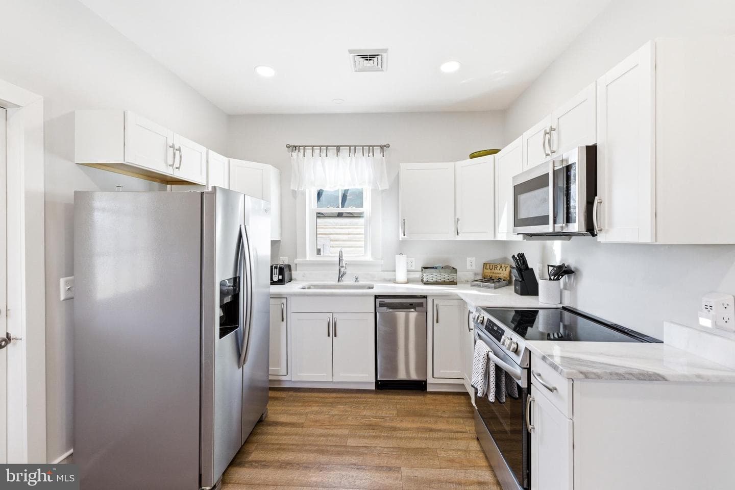 10 N Deford Avenue photo 5
