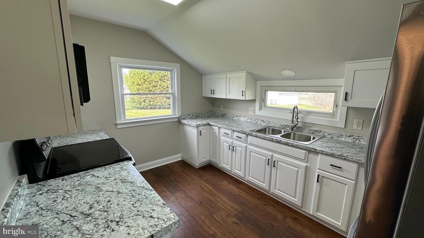206 2nd Street photo 14