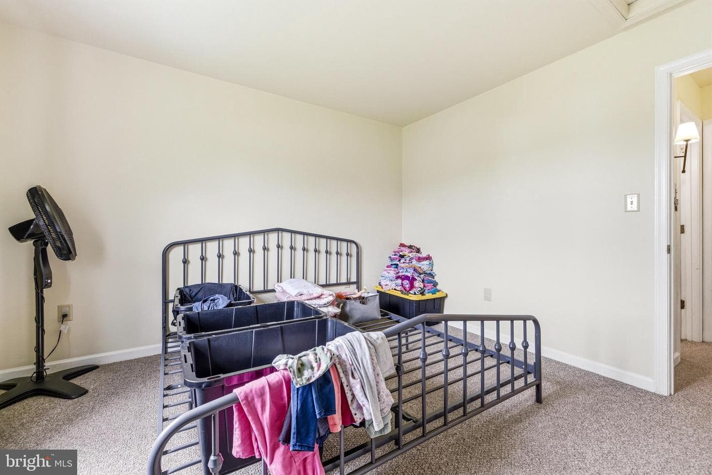 117 Warren Avenue photo 33