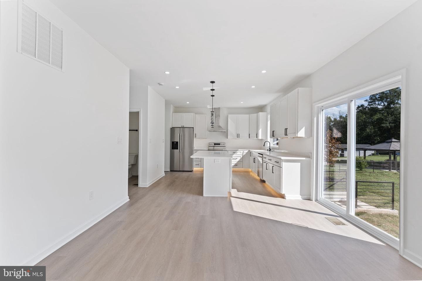 8111 Oak Street photo 17