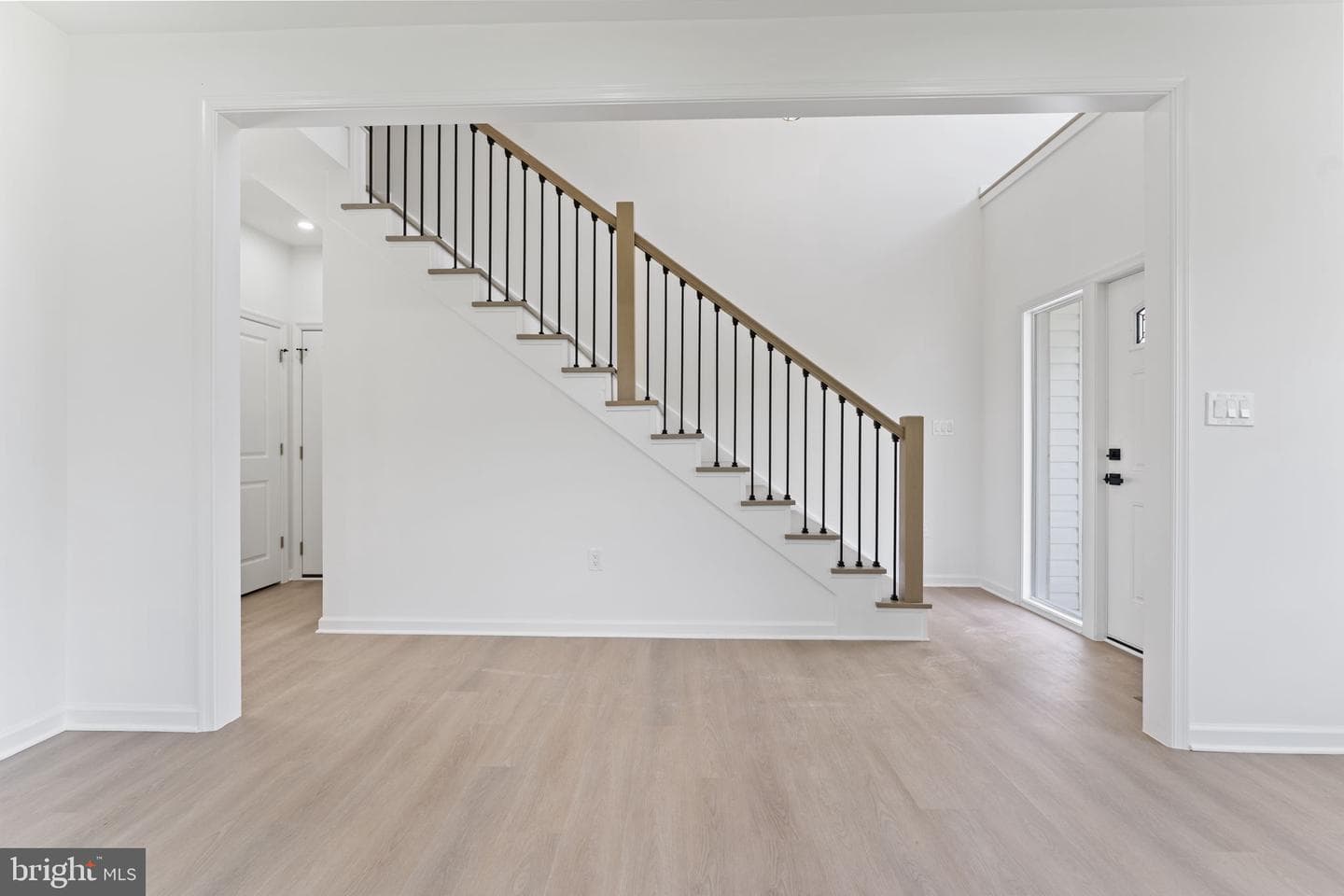 8111 Oak Street photo 24