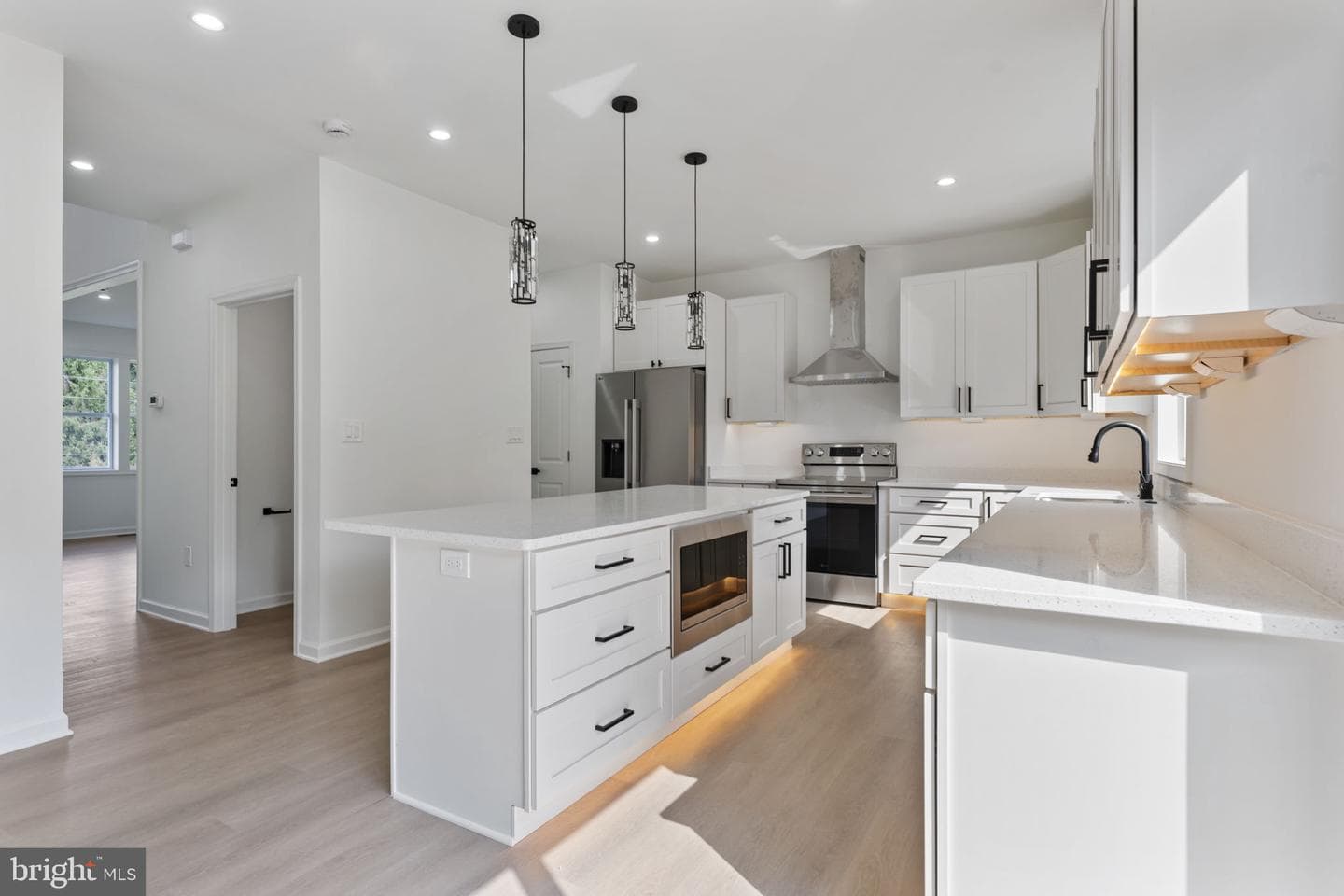 8111 Oak Street photo 7