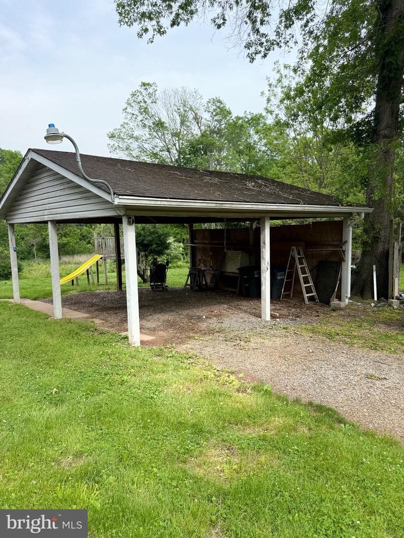 7421 Lake Drive photo 25