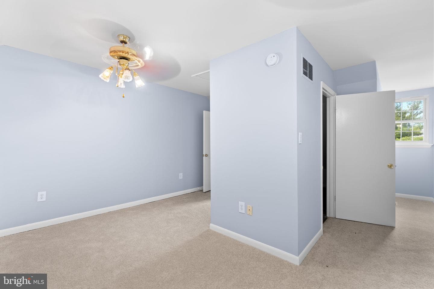 3537 Cranmer Mews photo 15