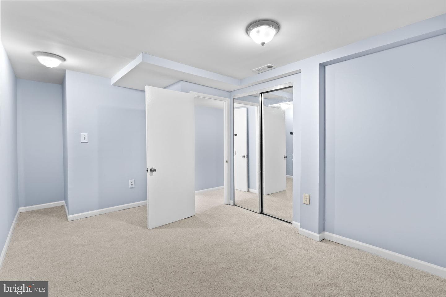 3537 Cranmer Mews photo 29