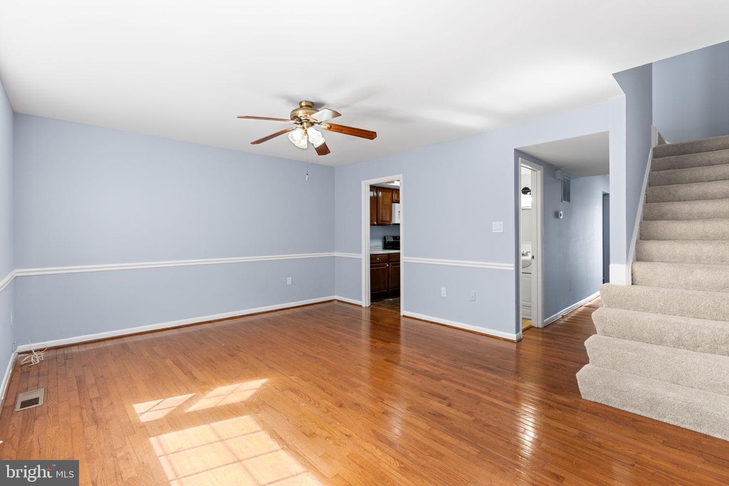 3537 Cranmer Mews photo 4