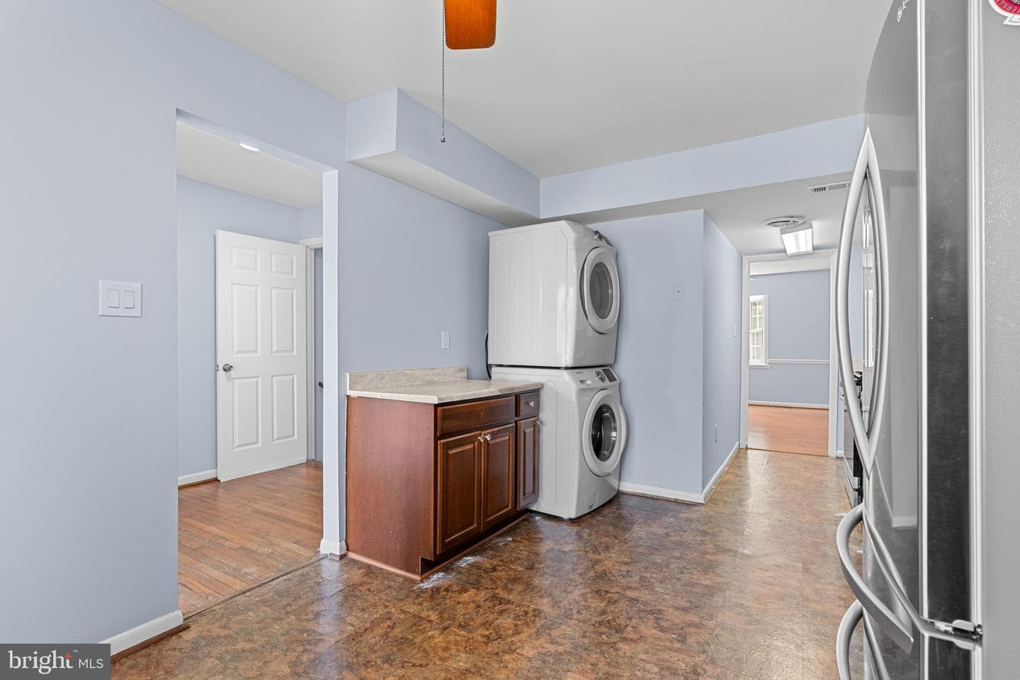 3537 Cranmer Mews photo 40