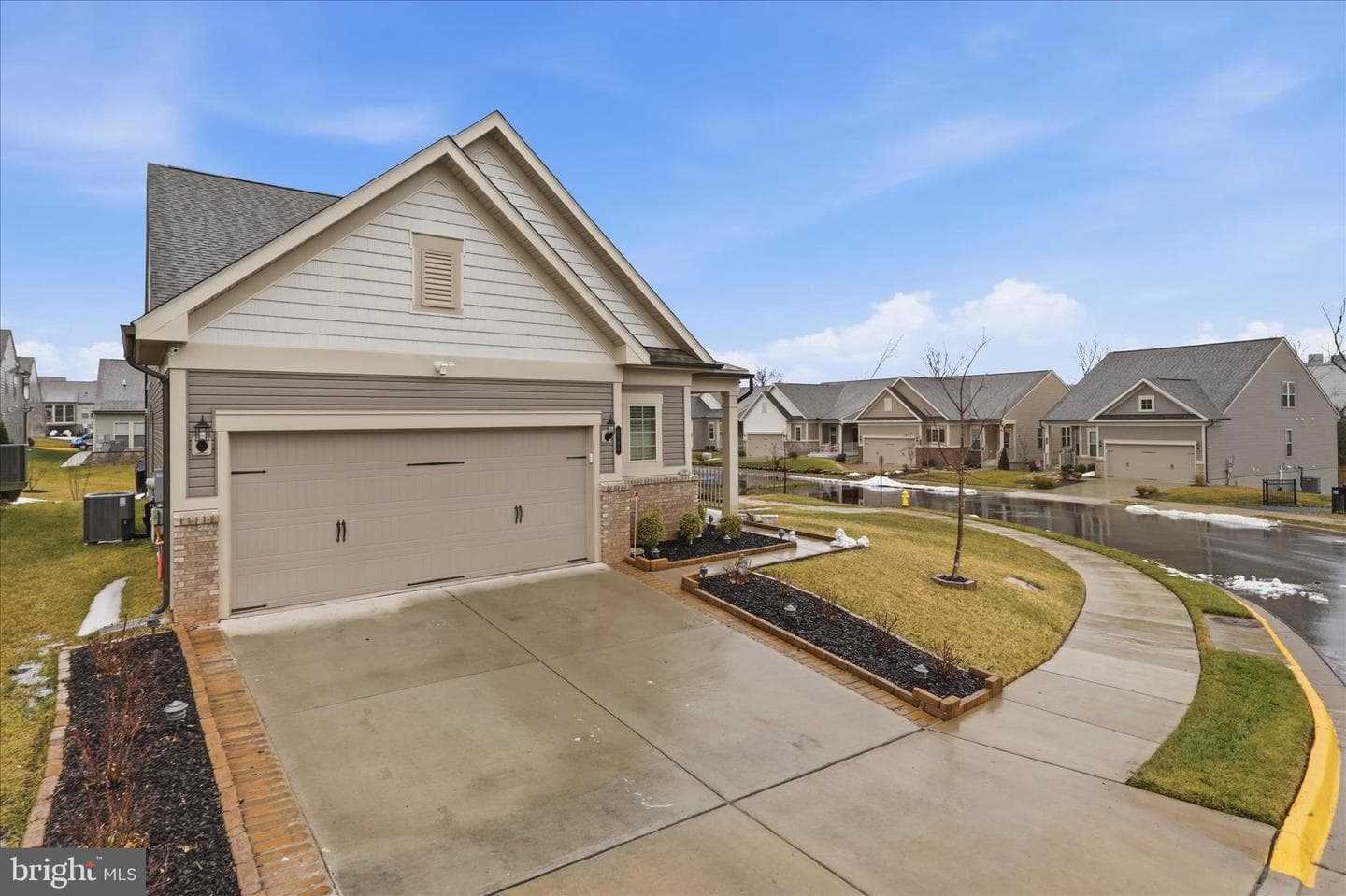 6594 Petunia Terrace photo 2